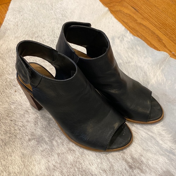 Steve Madden Shoes - Steve Madden peep toe bootie size 5.5 black